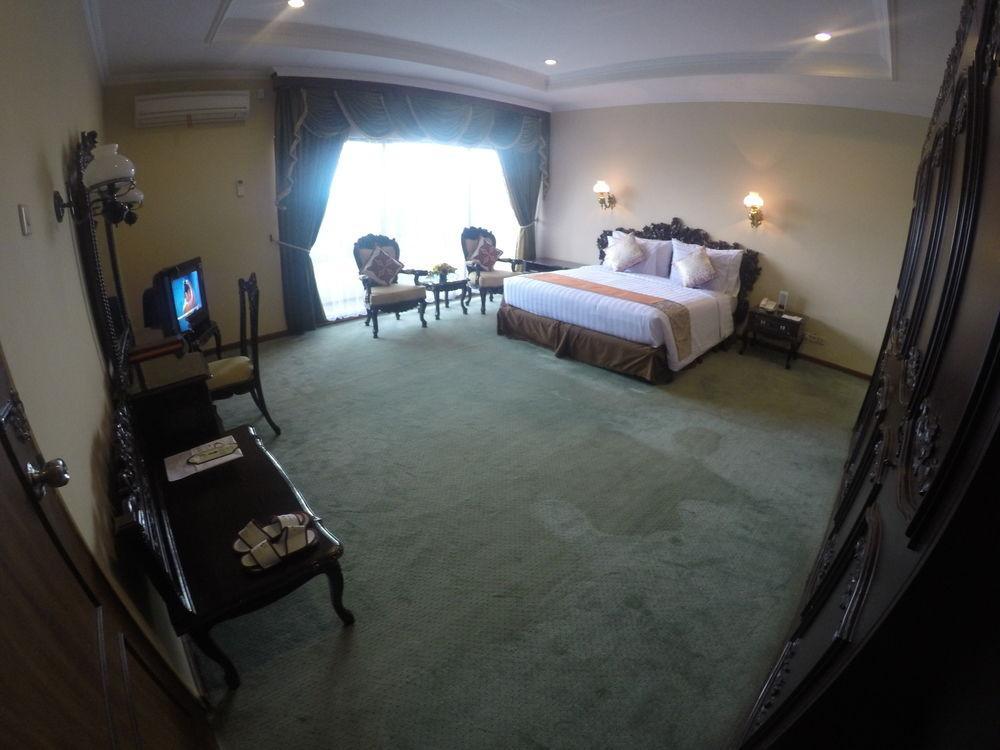 Sahid Raya Hotel & Convention Yogyakarta Maguwo Exteriör bild